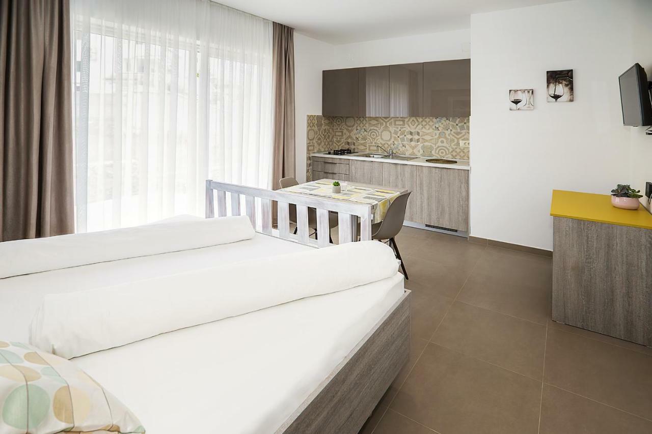 Apartments Capic Niko Baška Esterno foto